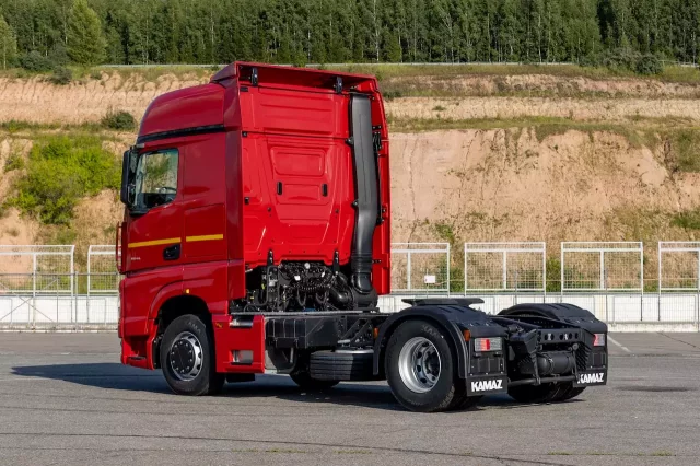 Фото №3: Седельный тягач КАМАЗ-54901-70028-СА