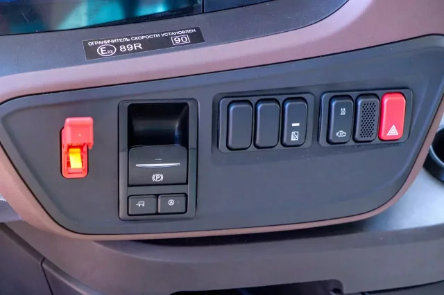 Фото №2: Седельный тягач КАМАЗ-54901-70908-МА