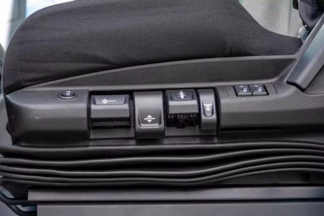 Фото №5: Седельный тягач КАМАЗ-65955-40792-АА