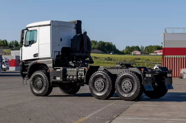 Фото №2: Седельный тягач КАМАЗ-65954-40002-АА