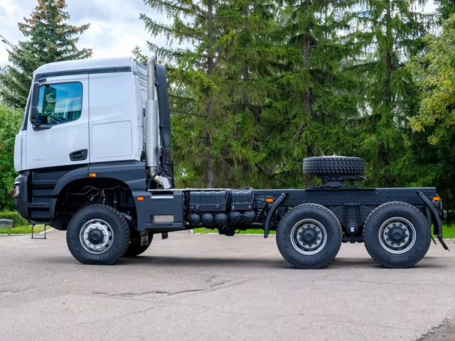 Фото №2: Седельный тягач KAMAZ-65955-40792-АА (поколение К5)