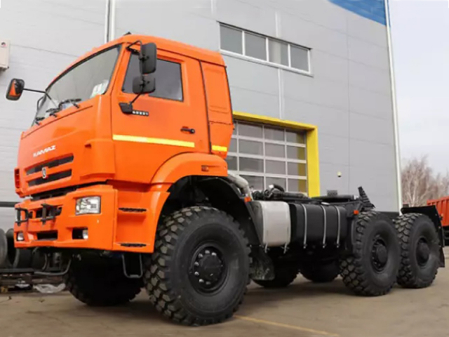 Фото №1: Седельный тягач КАМАЗ-53504 (12 тонн, 6х6)