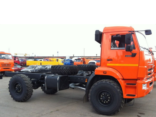 Фото №2: Шасси КАМАЗ-43502 (5,3 тонн, 4х4)