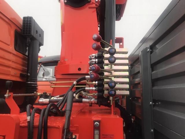 Фото №3: Бортовой автомобиль KAMAZ-65115-3094-48 с КМУ Kanglim 1256 (мод. 6590-120523-48)