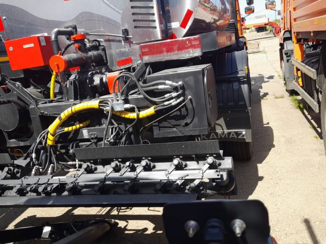 Фото №4: Автогудронатор АДГ-43253