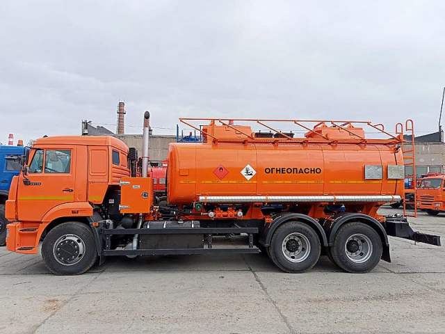 Фото №1: Автотопливозаправщик АТЗ-15 на шасси KAMAZ-6520
