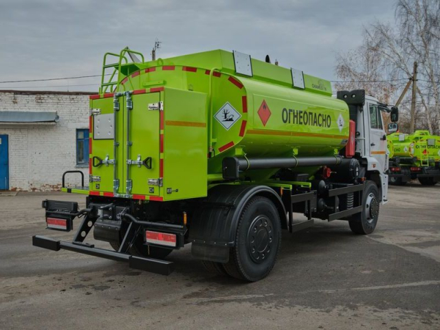 Фото №2: Автотопливозаправщик CHAMELEON-10 на шасси KAMAZ-53605