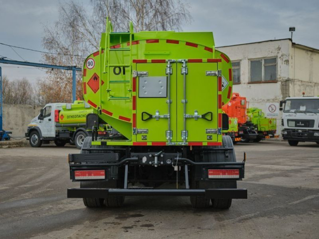 Фото №3: Автотопливозаправщик CHAMELEON-10 на шасси KAMAZ-53605