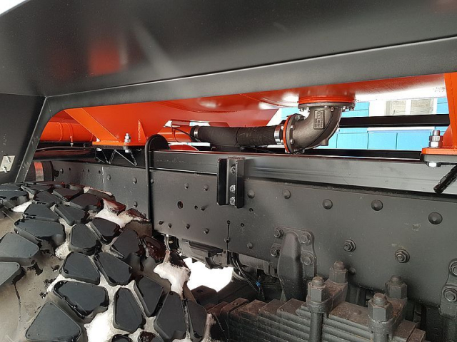 Фото №2: Автотопливозаправщик CHAMELEON-11 на шасси KAMAZ-43118