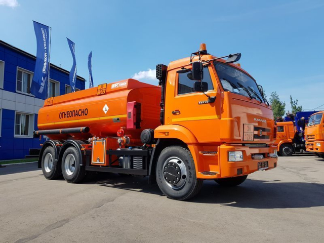 Фото №1: Автотопливозаправщик CHAMELEON-12-2 на шасси KAMAZ-65115
