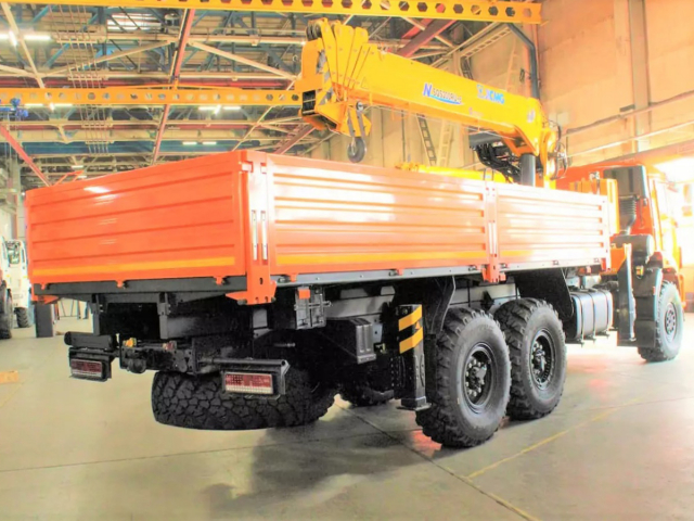 Фото №4: Бортовой автомобиль KAMAZ-43118-2095-48 с КМУ XCMG SQS 200-6 (мод. 6591-15044B-48)