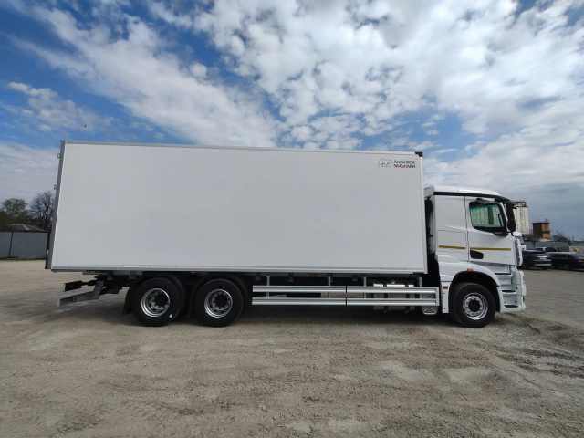 Фото №4: Автофургон N330-003-49 на шасси KAMAZ-65658